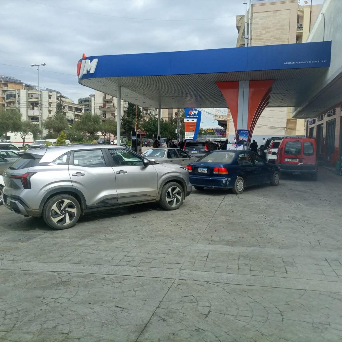 Fuel prices increasing in Lebanon, gas union syndicate reports armed robberies targeting stations