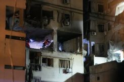 Des dégâts dans un immeuble de Basta, dans le centre de Beyrouth, le mercredi 18 mars 2026. Photo Mohammad Yassine / L'Orient-Le Jour