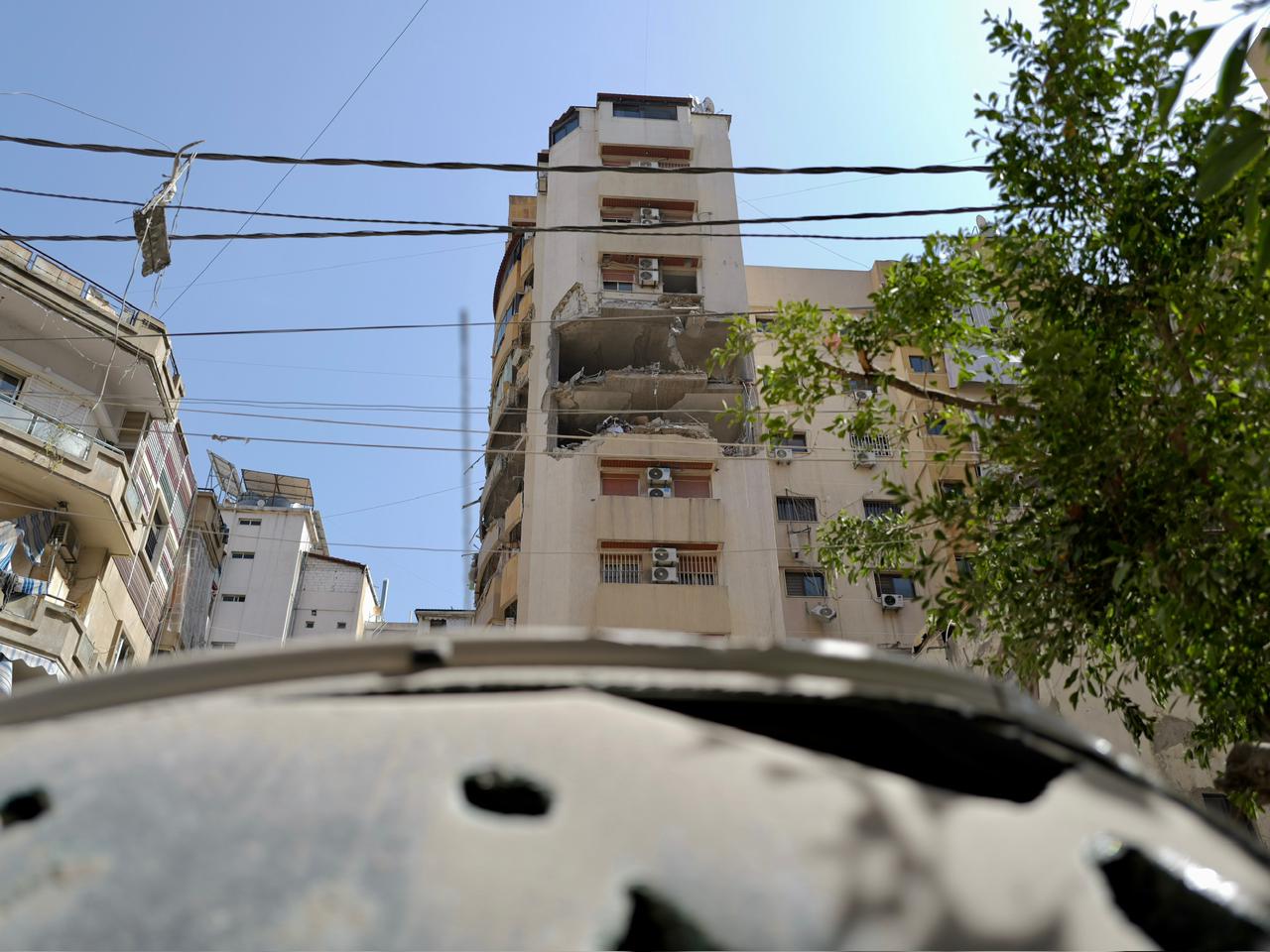 Après les frappes, le périmètre a immédiatement été fermé par la police. Matthieu Karam / L'Orient-Le Jour