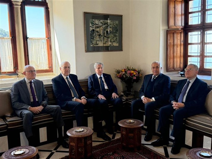 Meeting of former Presidents and Prime Ministers: 'Dragging Lebanon into war is unacceptable'