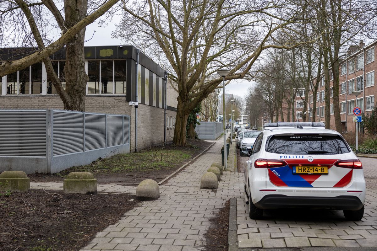 Explosion de nuit devant une école juive d'Amsterdam, aucun blessé