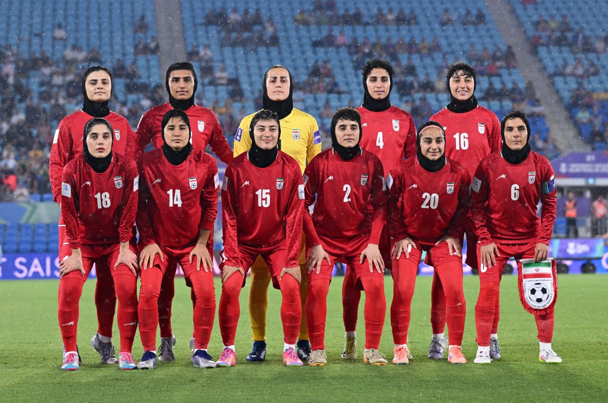 Iranian women's team set to leave for Oman