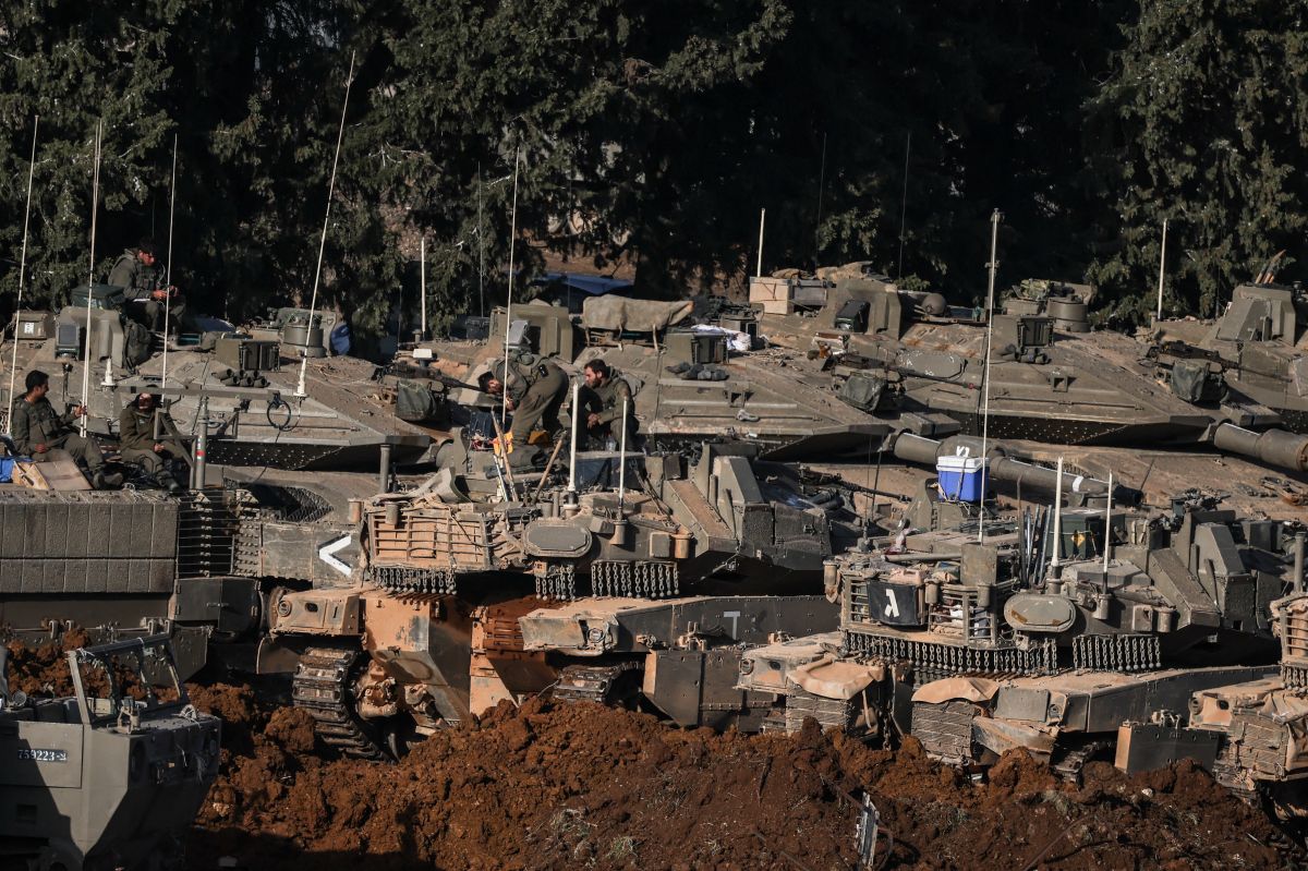 Israël prépare une vaste invasion terrestre du Liban, indiquent des responsables à Axios