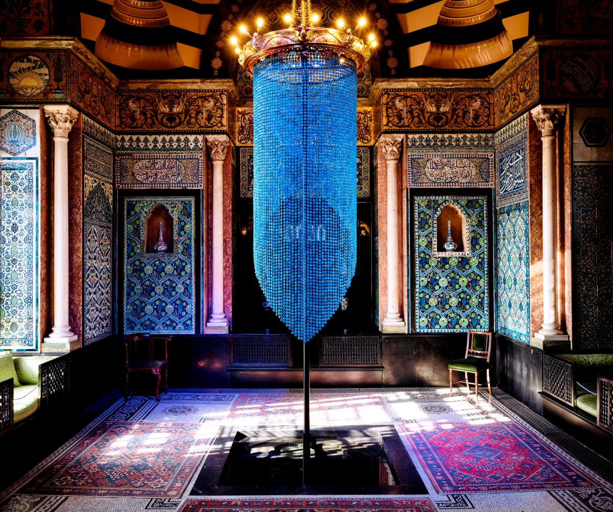 Au cœur d’un musée londonien, l’œuvre-talisman de Ramzi Mallat contre le mauvais œil