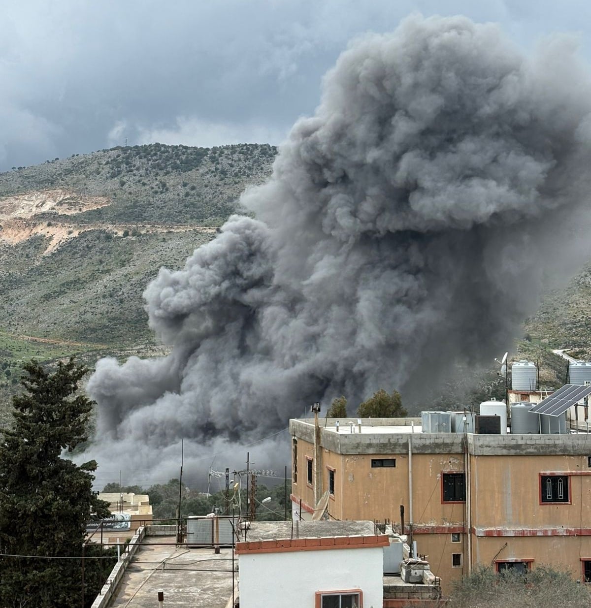 Israël bombarde le pont de Dalafa, entre le Liban-Sud et la Békaa