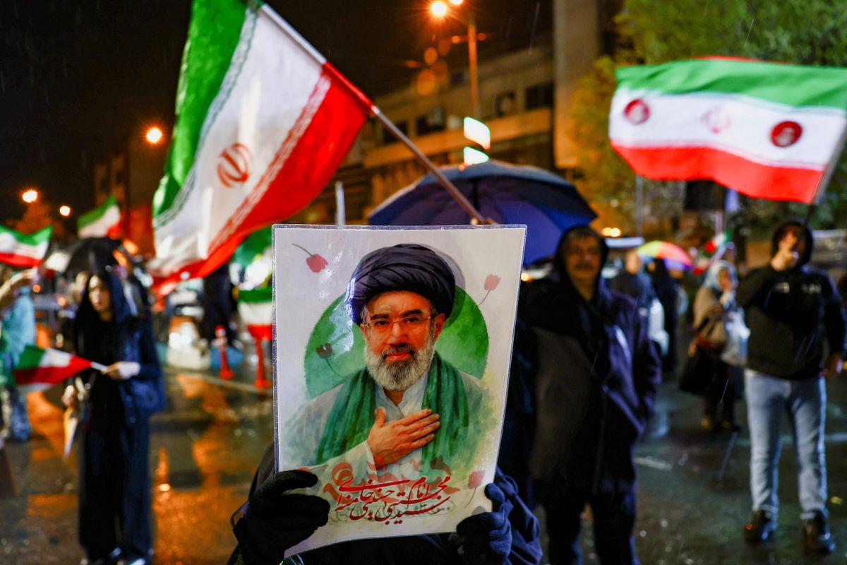 Mojtaba Khamenei, le guide suprême iranien, serait « inconscient » et traité à Qom, selon The Times