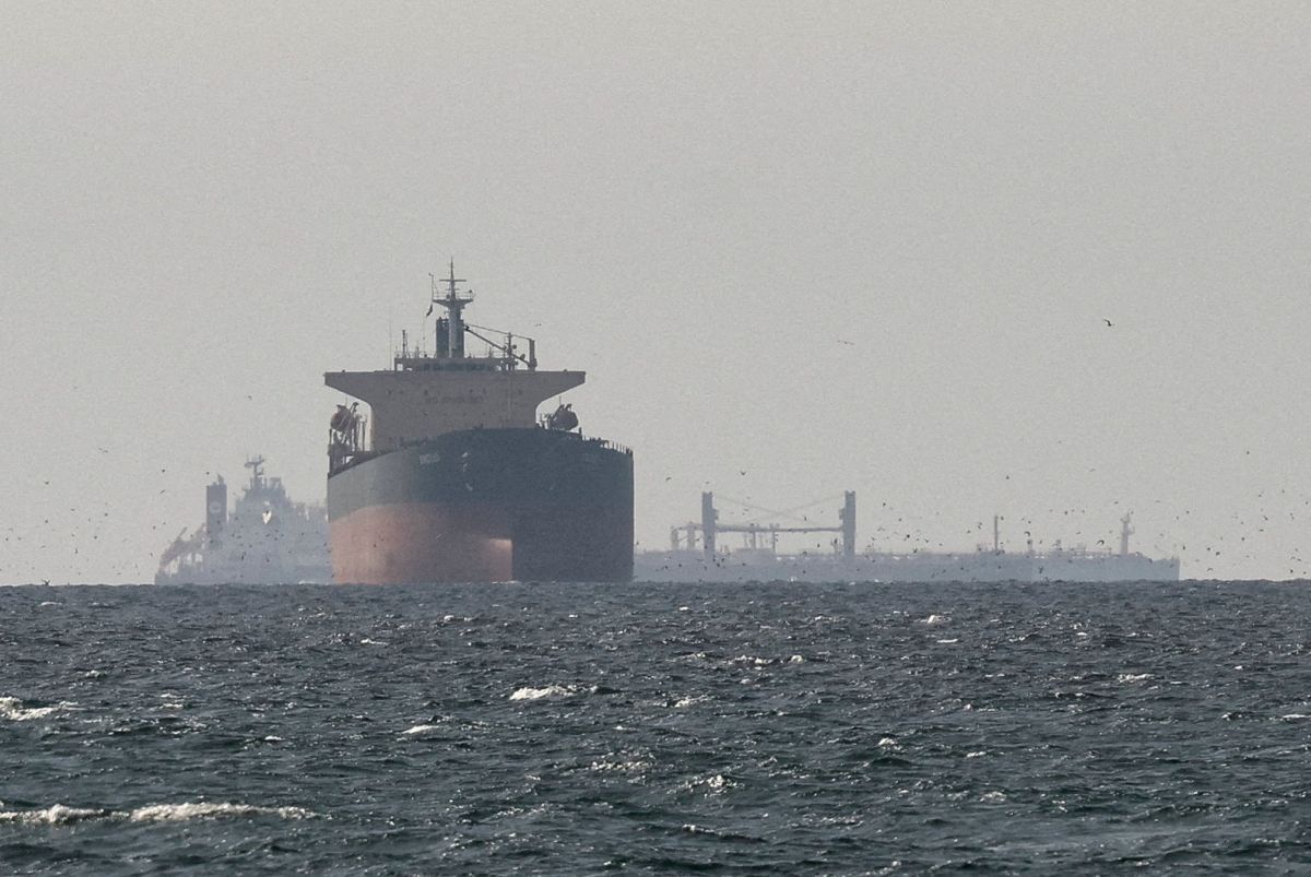 US-sanctioned tankers pass on first day of US blockade, data shows