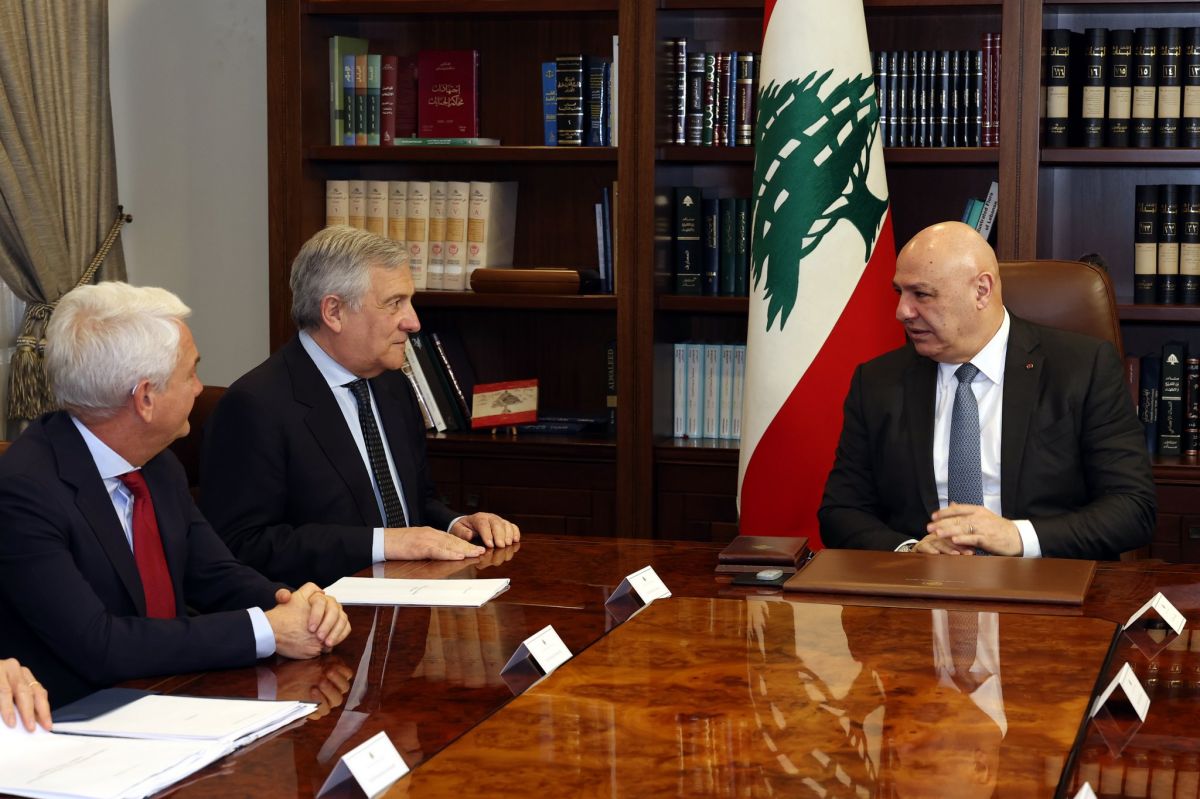 Lebanon hopes cease-fire can be reached with Israel on Tuesday, Aoun says
