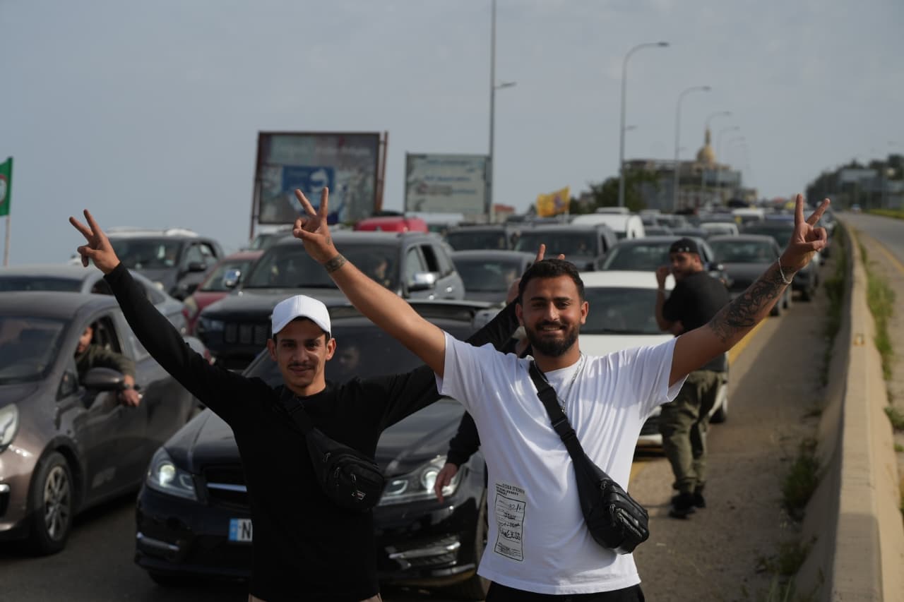 « Pour l'instant, on ne sait rien des destructions, on ne sait pas ce que l'on va découvrir sur place », disait l'un d'entre eux à notre journaliste Lyana Alameddine, alors qu'il allait vers le Sud. Mohammad Yassine / L'Orient-Le Jour