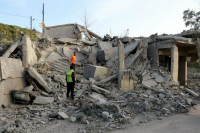 Le bilan des frappes israéliennes au Liban toujours plus lourd ; l’hôpital de Tebnine touché ; Bint Jbeil et Srifa détruits