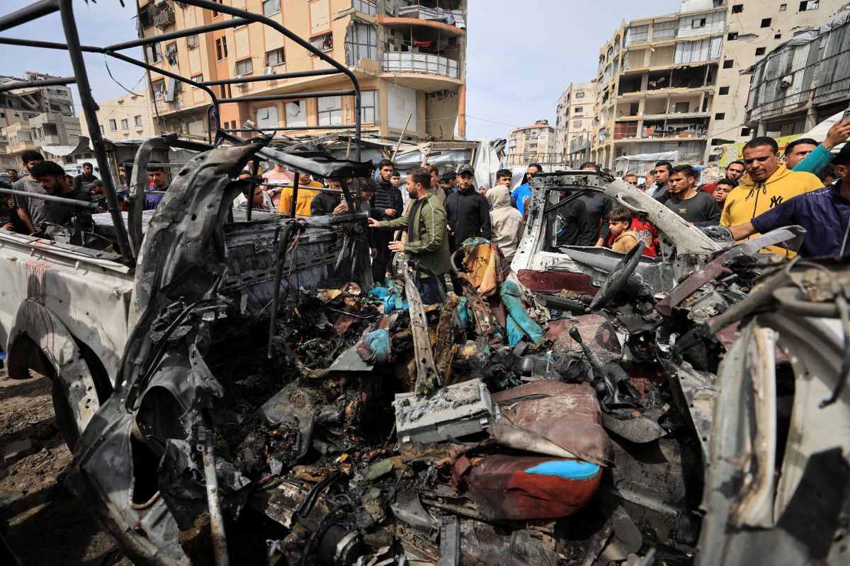 Israeli strike on police car, kills 4, medics say