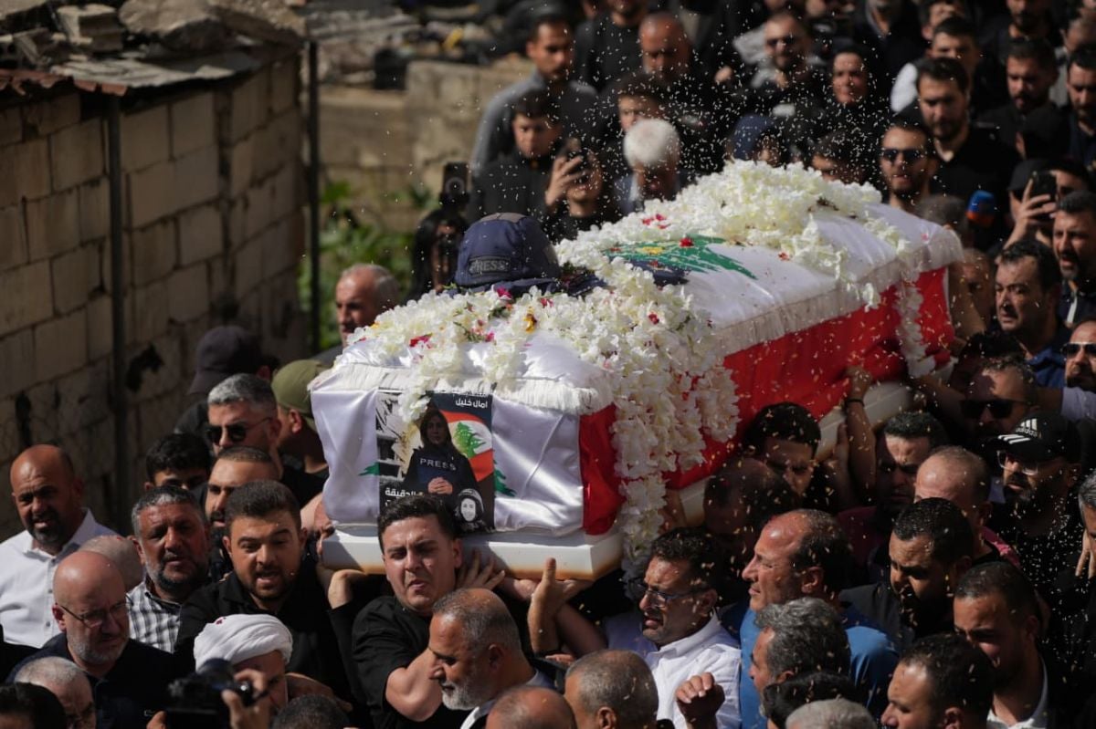 Baissariyeh bids farewell to Amal Khalil; Journalists and loved ones hold vigil in Beirut and vow to 'remain on the ground'