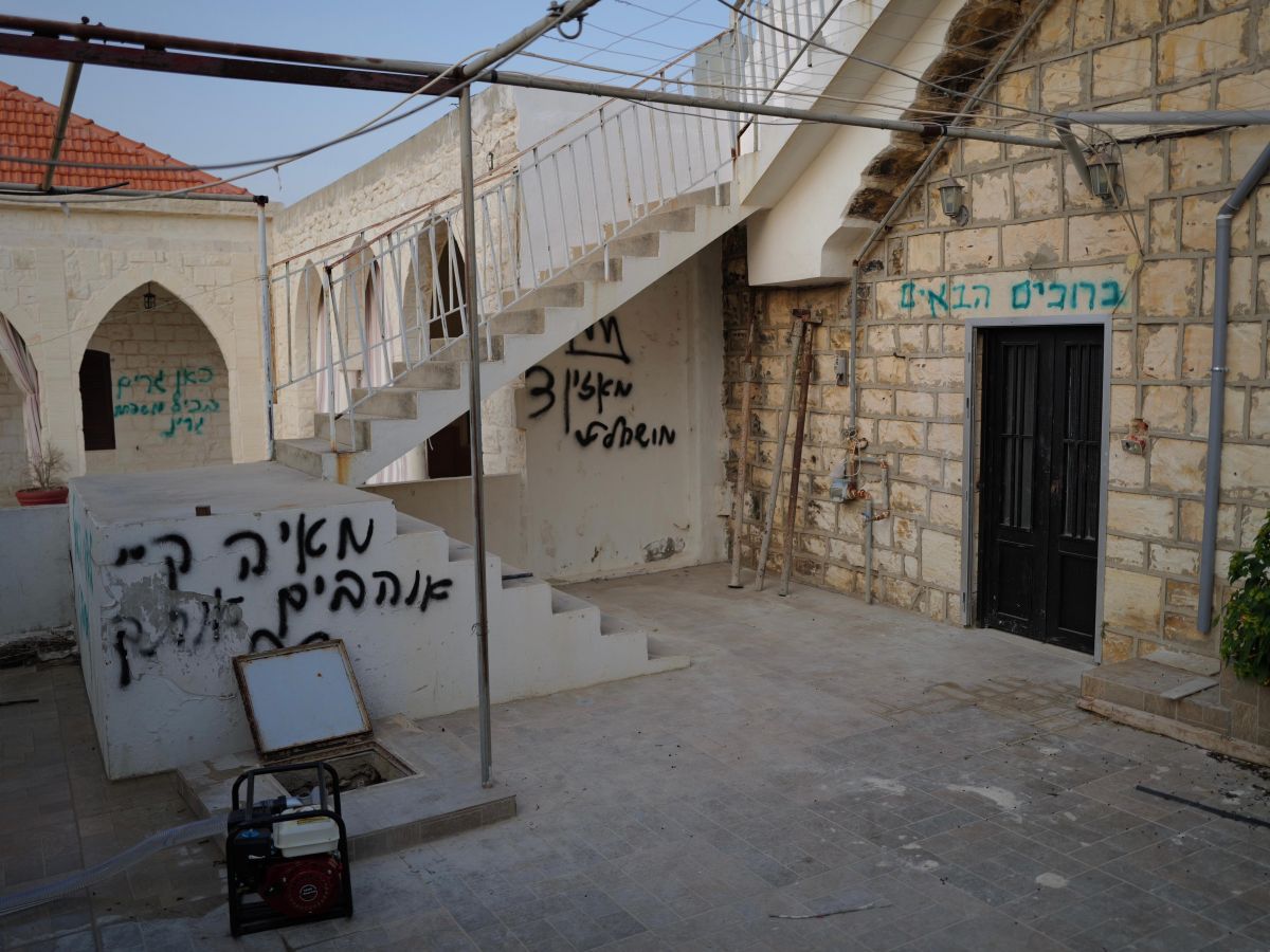 Meubles, motos, tableaux : dans les villages occupés du Liban-Sud, les soldats israéliens pillent les habitations