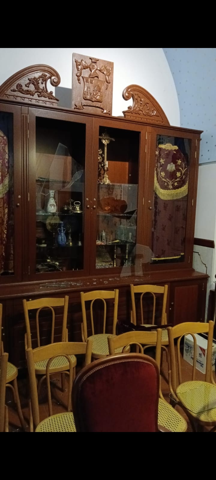 Unknown individuals vandalize Church of Our Lady in Ajaltoun, stealing valuable items