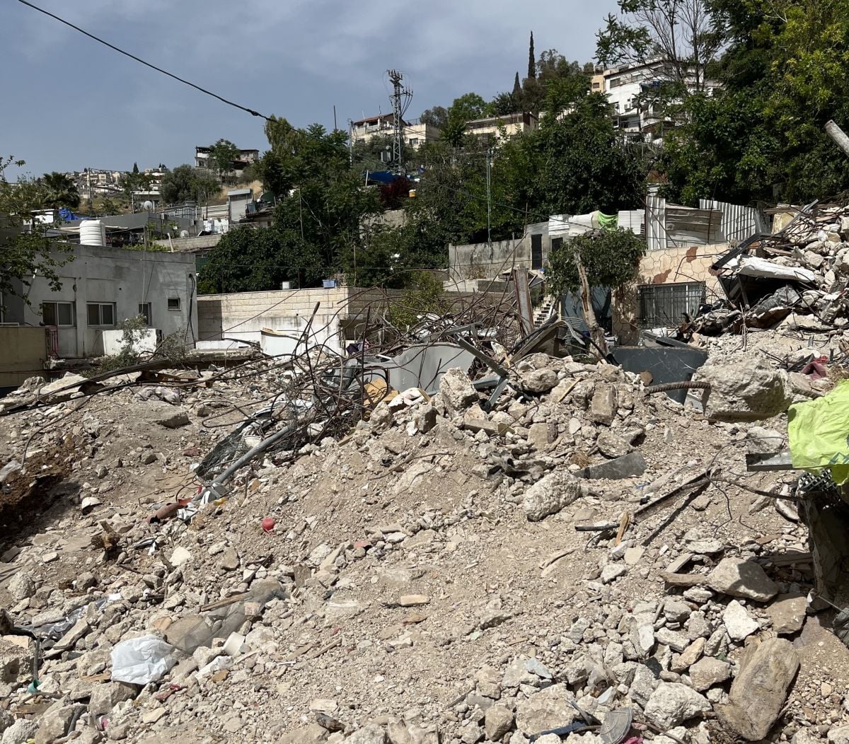 « Ils m'ont arraché jusqu’à l'odeur de ma mère » : ces Palestiniens forcés de détruire eux-mêmes leur maison