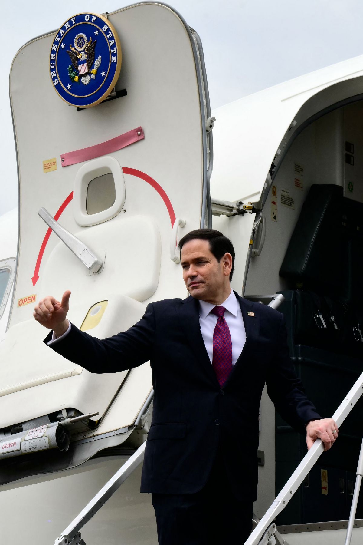Rubio meets Qatari PM as US awaits Iranian response