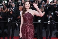 Geena Davis pose sur le tapis rouge à l’approche de la cérémonie de clôture de la 79e édition du Festival de Cannes, le 23 mai 2026. Photo Thibaud Moritz/AFP