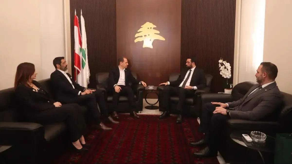 Recevant le chargé d’affaires syrien, Sami Gemayel appelle à « reconstruire » les relations entre Beyrouth et Damas