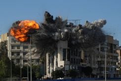 Un bâtiment touché par un missile israélien, le 31 mars 2026, dans le quartier de Jnah, à la sortie sud de Beyrouth. Photo Mohammad Yassine/L’Orient-Le Jour