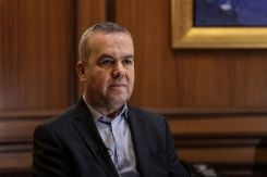 Le député du Hezbollah Hassan Fadlallah s'exprime lors d'un entretien avec un journaliste de l'AFP au Parlement libanais à Beyrouth, le 20 avril 2026. Photo Anwar Amro/AFP