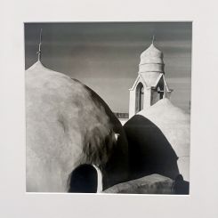 Sans titre (Dômes du monastère de Sainte-Marie el Sourian) Wadi Natrun, Egypte. Epreuve gélatono-argentique tirage moderne des archives de Lee Miller East Sussex (Angleterre) . Avec l'aimable autorisation du Musée d'art moderne de la ville de Paris.