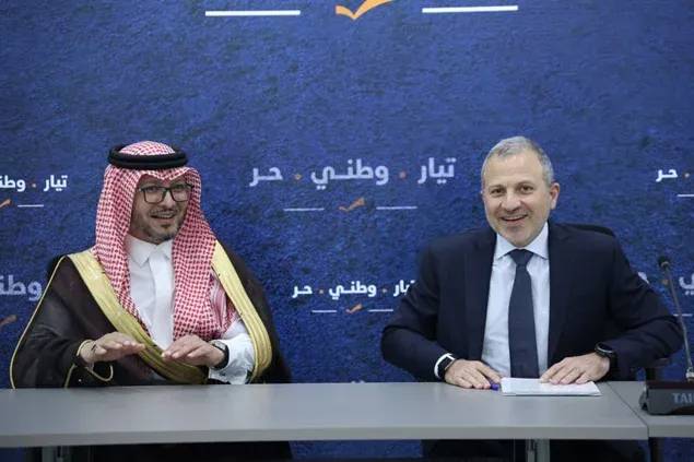 Boukhari rend successivement visite à Geagea et Bassil avant son départ