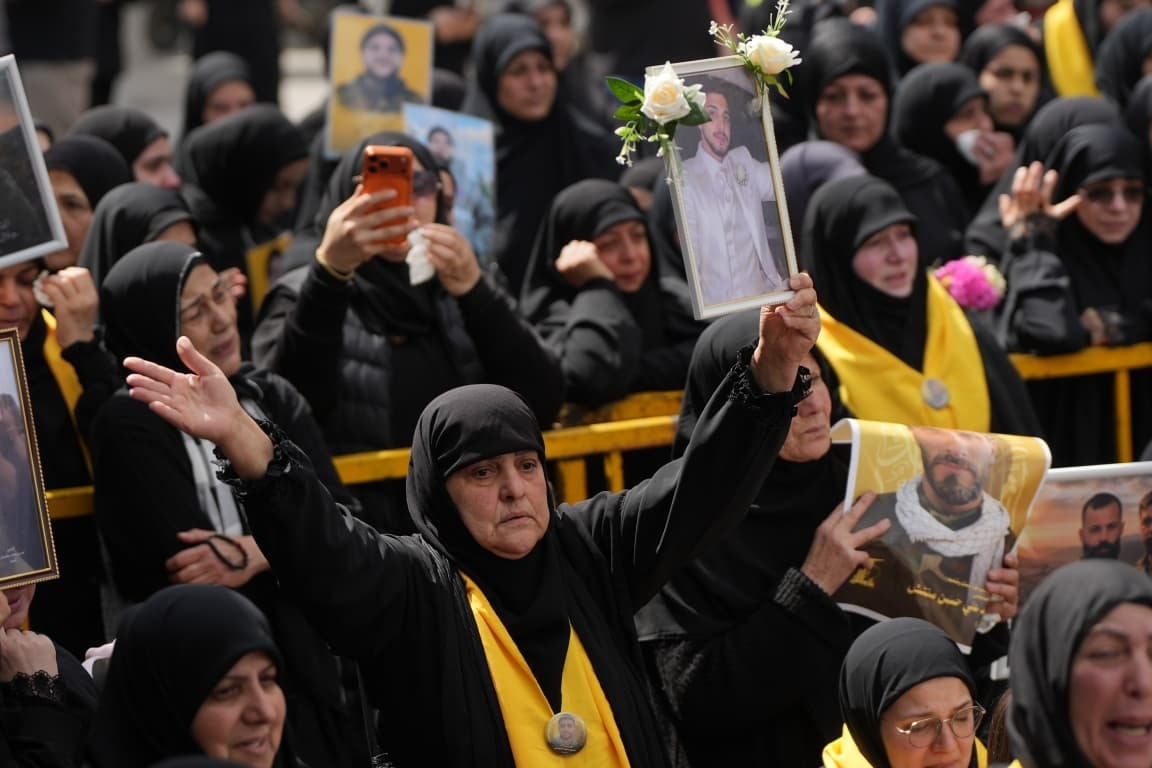 La base du Hezbollah dit deux choses, laquelle écouter ?