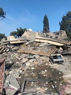 Destruction caused by another massive Israeli air strike on Bablieh (Saida). (Photo shared by our correspondent Muntasser Abdallah)