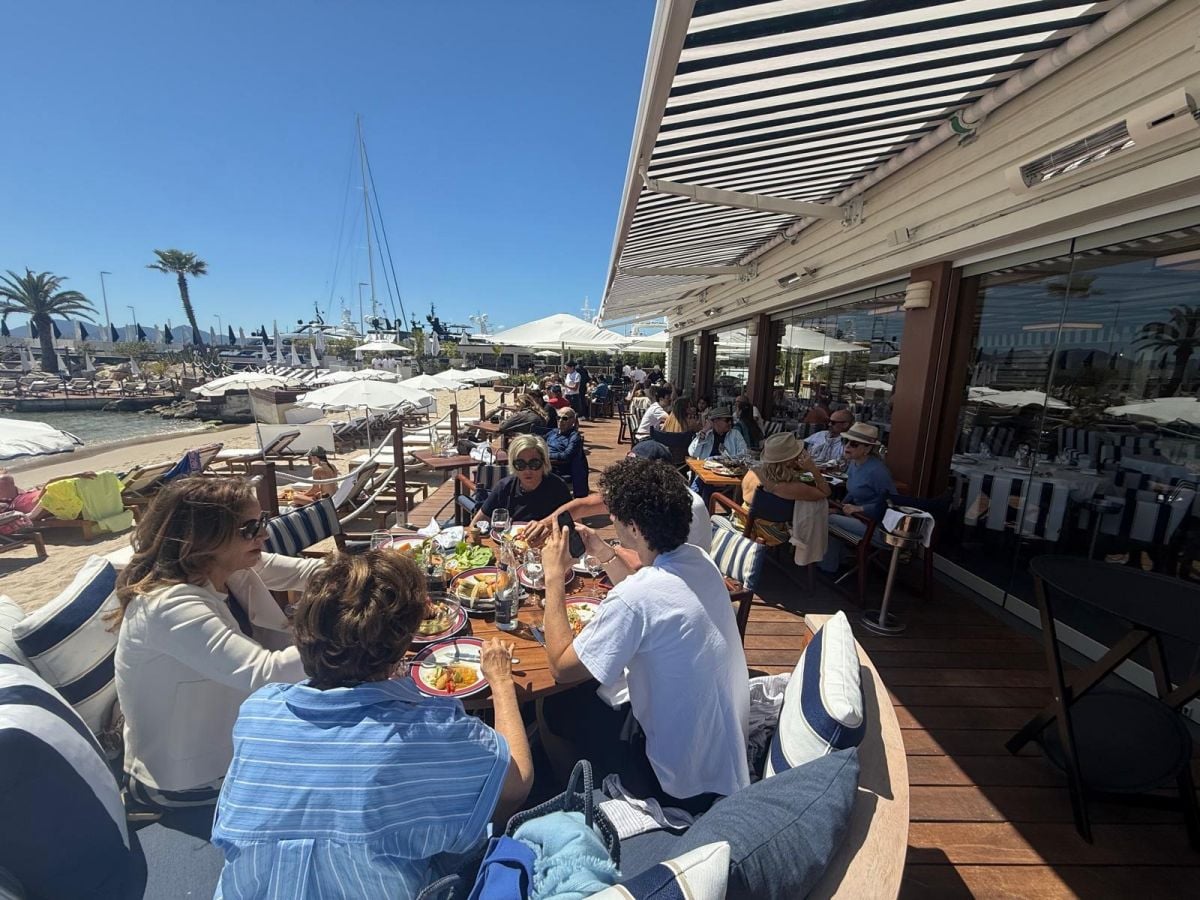 De Golfe-Juan à Cannes : l'emblématique restaurant Tetou rouvre ses portes grâce à des Libanais