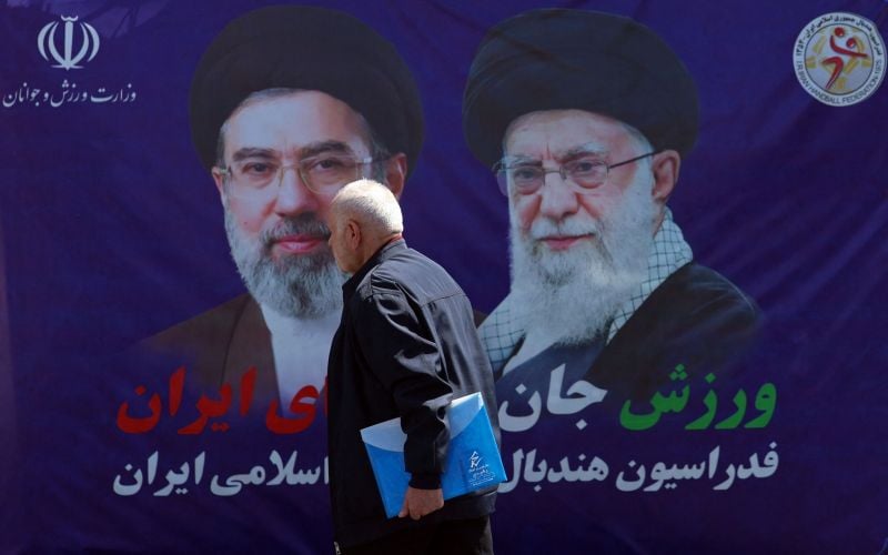 Iran struck groups linked to the United States and Israel in the west of the country, according to the Revolutionary Guards