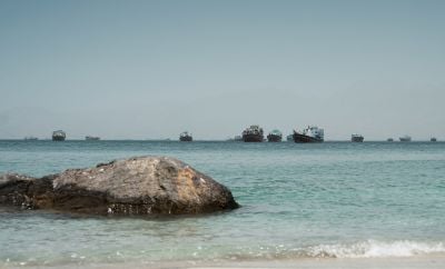 Détroit d'Ormuz : l'Iran revendique le contrôle des eaux jusqu'au sud du port émirati de Fujaïrah