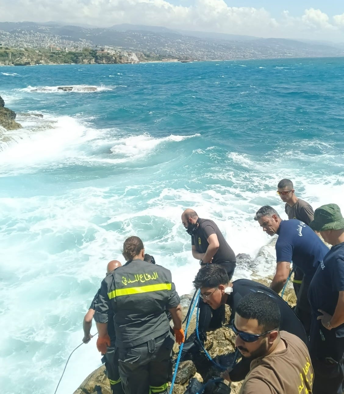 Civil Defense recovers body on the coast of Amchit