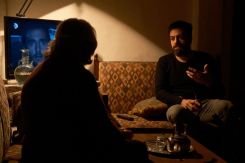 Adham Dimachqi exchanges with his mother Choucriya Azzam in "Saj". (Credit: Alexandre Meouchi)