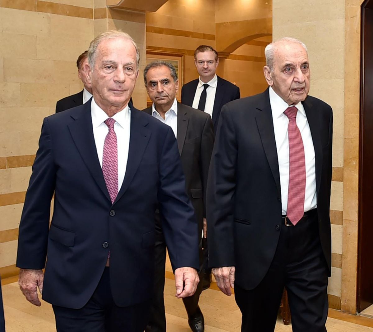 Modification de la déclaration tripartite : le Hezbollah parie sur 2000, Simon Karam sur les « zones pilotes »