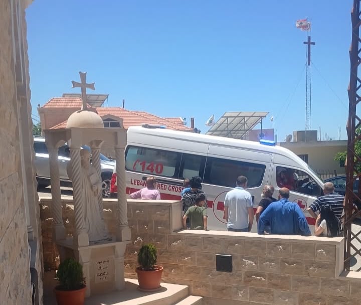 Villages chrétiens assiégés : cinq ambulances de la Croix-Rouge empêchées de regagner Beyrouth