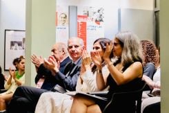 Au premier rang de l'assistance : David Corm, l'ambassadeur Magrot, la Ministre déléguée chargée de la Francophonie, des Partenariats internationaux et des Français de l’étranger, Eléonor Caroit et Sarra Ghobral, attachée pour le Livre à l'IFL. Photo Nareg Aslanian. Avec l'aimable autorisation de L'Institut Français du Liban