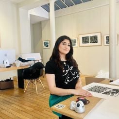 Mayla Sfeir, la jeune curatrice qui met l'histoire du Liban au centre de son tout premier projet. Photo fournie par Mayla Sfeir