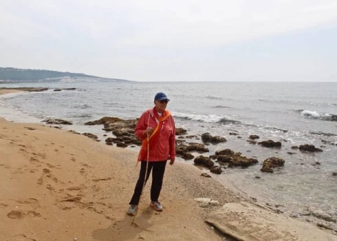 Mona Khalil, « gardienne des tortues » de Mansouri, succombe à ses blessures, après une frappe israélienne sur sa maison