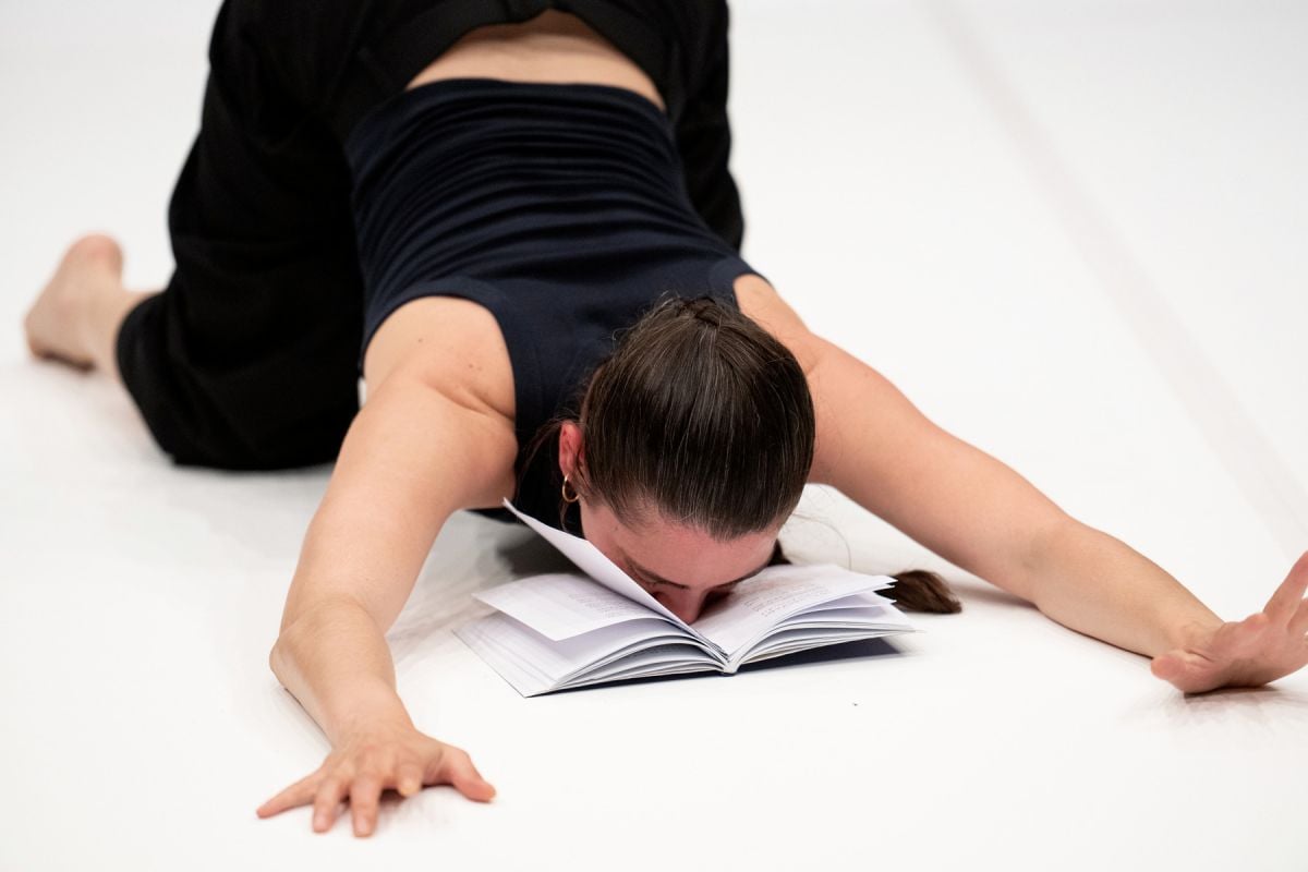 Nivine Kallas, the art of making the body speak in 'SāHO'