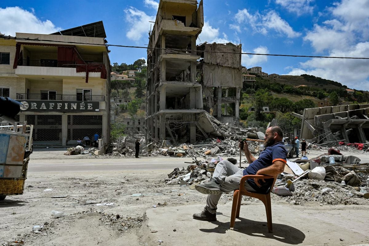 Israel strikes Nabatieh Fawqa, killing 1, injuring 3; releases 7 people held captive