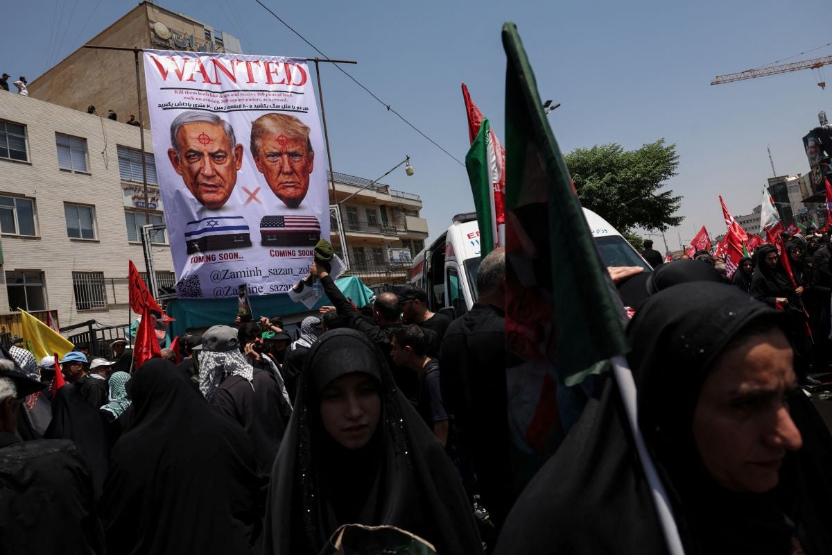 Trump: Deal with Iran or US will 'finish the job'