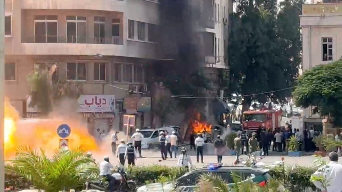 Bomb attacks in Damascus during Macron’s visit injure 18