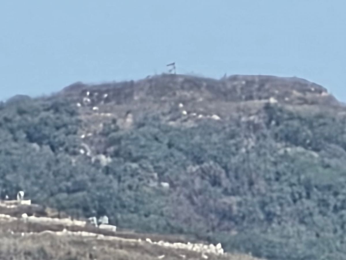 Israel raises flag on Ali Taher hill, south Lebanon