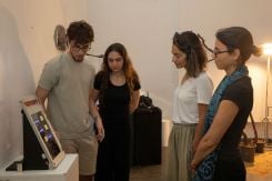 Atelier de design interactif informant de l’impact de la pollution. Photo @Albabalamand