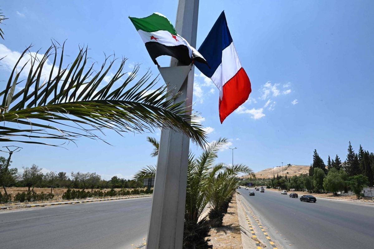 France returns to Syria, with Lebanon in the background