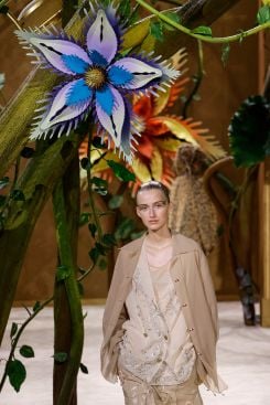 Un lieu magique, un décor féerique pour la présentation de la collection Chanel haute couture femme automne-hiver 2026-2027, dans le cadre de la Fashion Week de Paris, à Paris, le 7 juillet 2026. Photo Geoffroy Van Der Hasselt/AFP