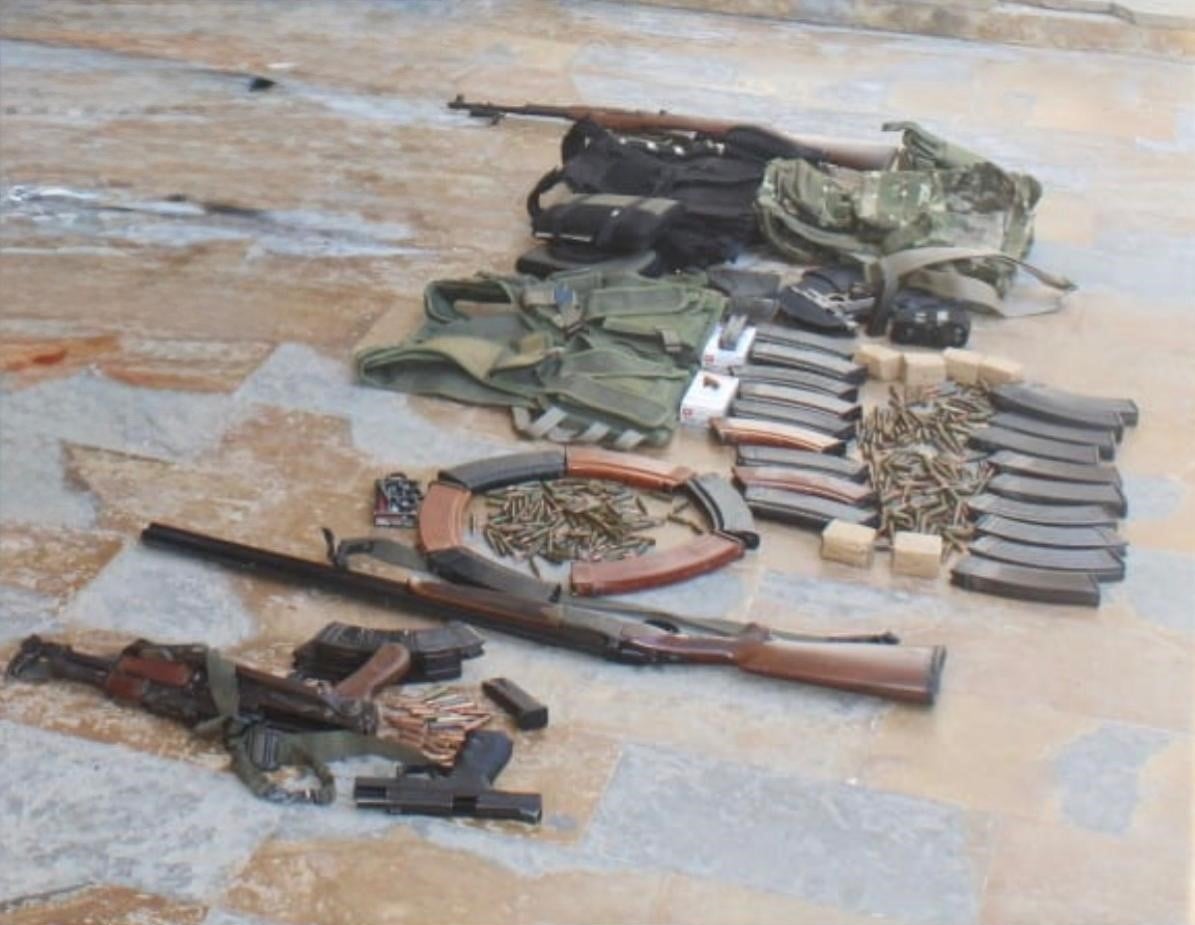 L’armée effectue des descentes dans la banlieue sud et arrête cinq personnes, après avoir essuyé des tirs