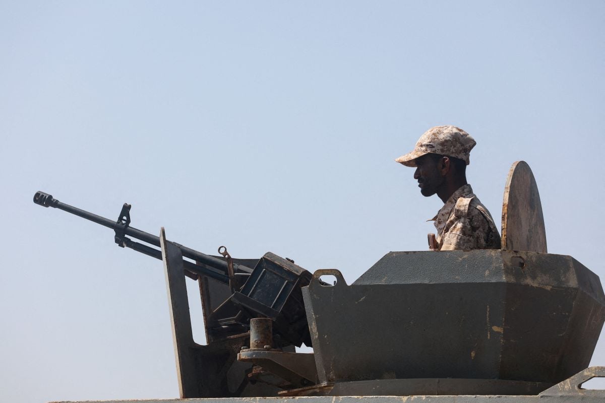 Houthis say hit Saudi Arabia as Trump weighs harder Iran strikes