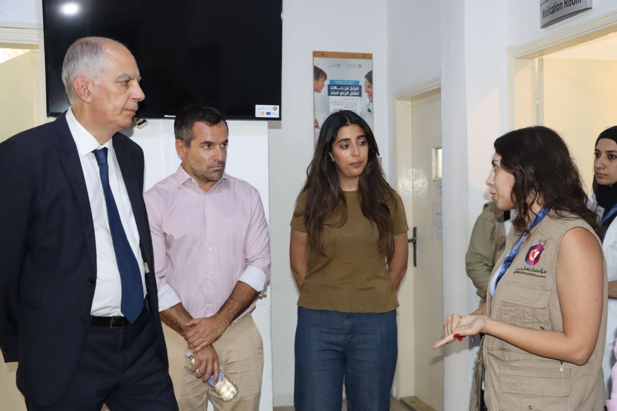 L’ambassadeur de France au centre de Amel à Tyr : une mission restée debout malgré la guerre