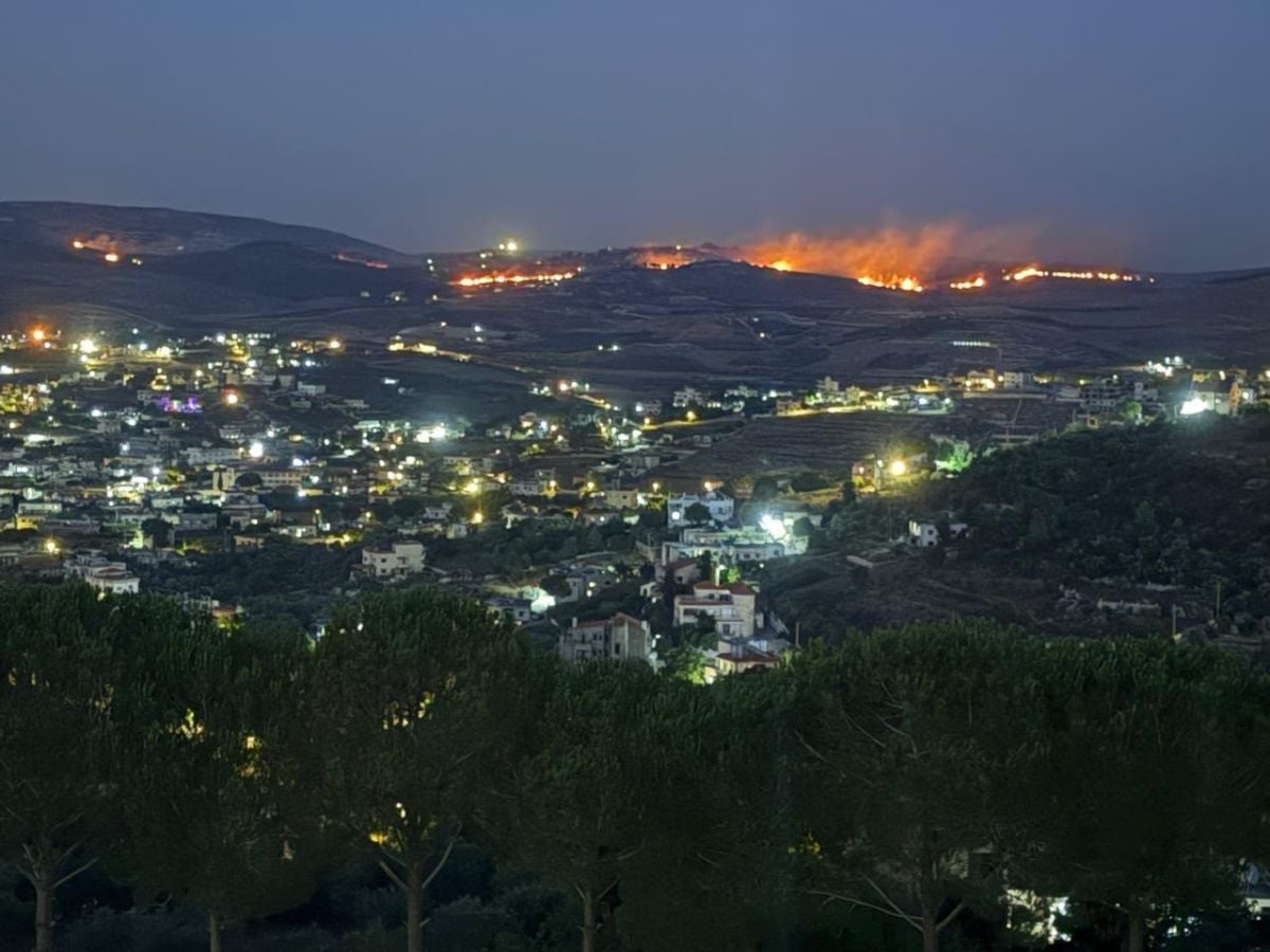 Fire ravages Yaroun as Israeli demolitions continue across southern Lebanon